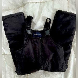 Boys 4T London fog bib snow pants. Minimal wear